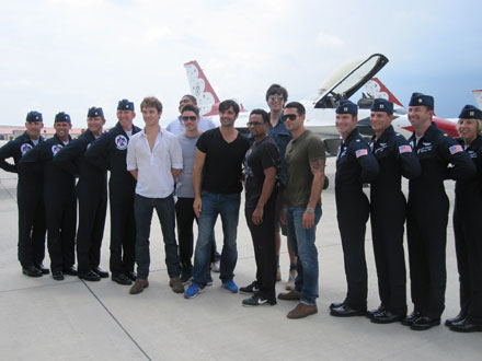 USO INTERNATIONAL TOUR PHOTOS