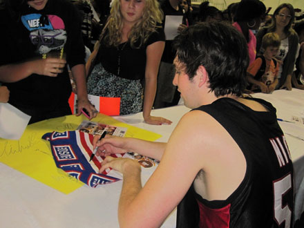 USO INTERNATIONAL TOUR PHOTOS